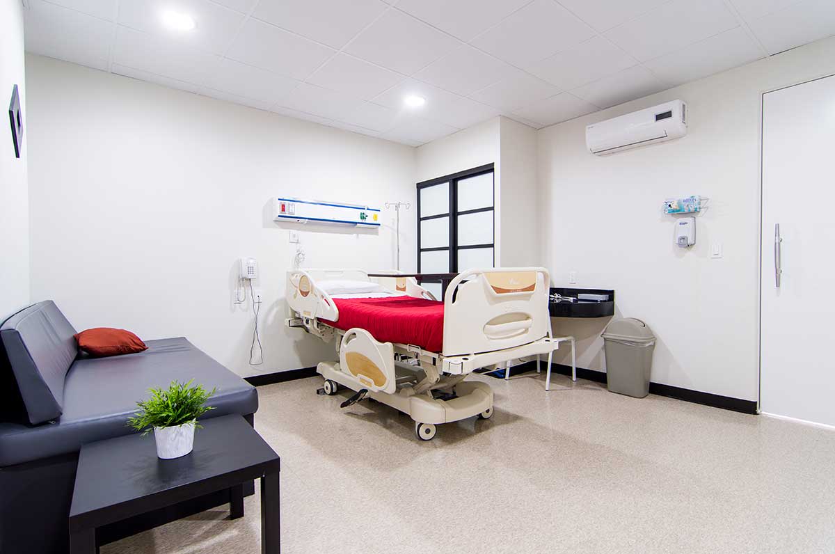 Tijuana plastic surgery hospitalization room